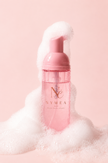 Nettoyant Nyméa pour faux cils pré-collés et Press-On Lashes