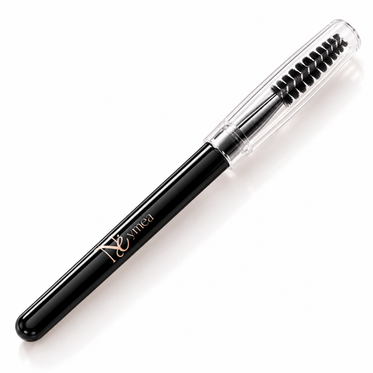 Brosse à cils Nyméa noire pour entretenir les faux cils pré-collés