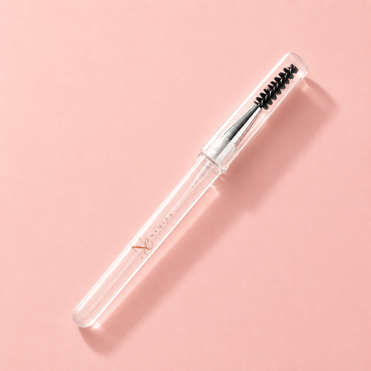 Brosse à cils Nyméa avec capuchon de protection